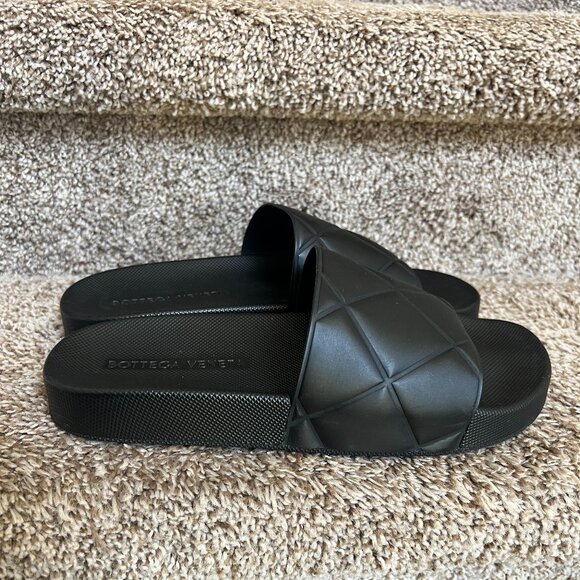 Bottega Veneta Men\'s Black Quilted Rubber Slides main image 7